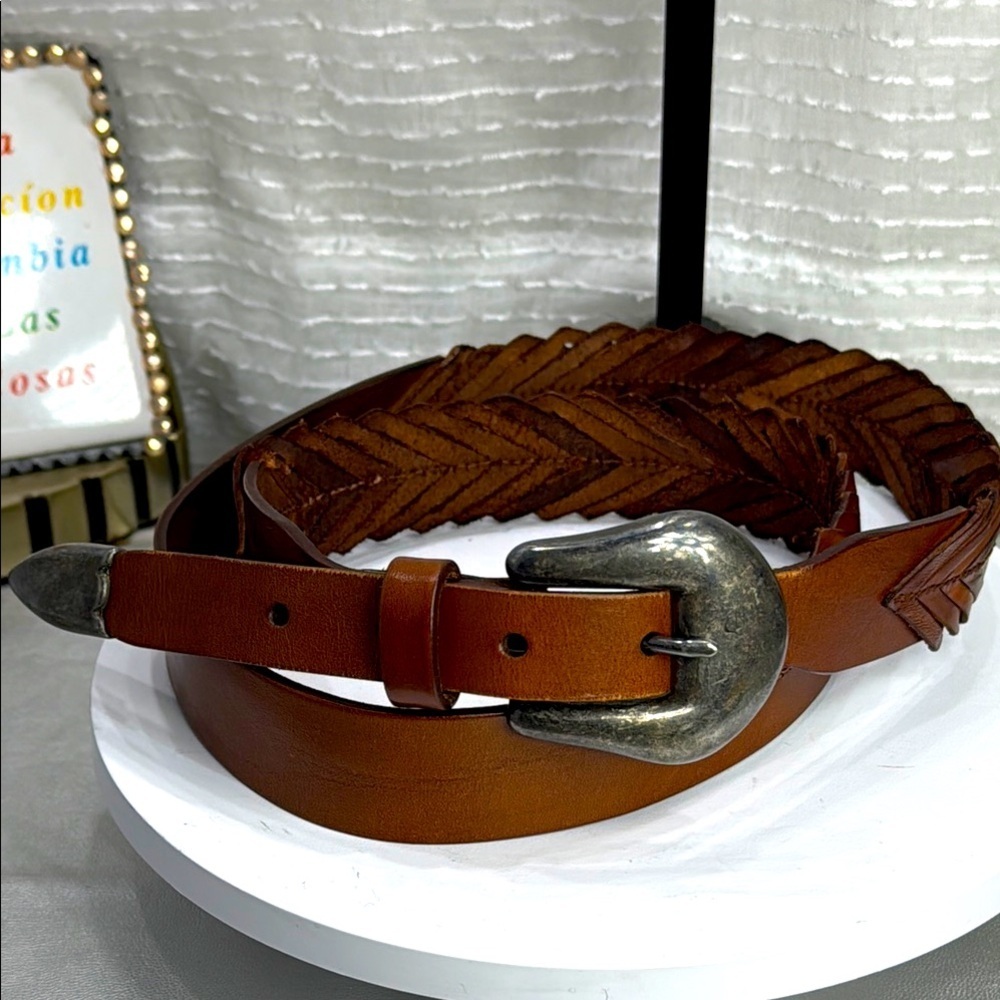 (H) COLE HAAN, women's vintage braided leather belt, made in Italy, size 40